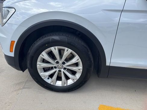 Used 2018 Volkswagen Tiguan SE image 30