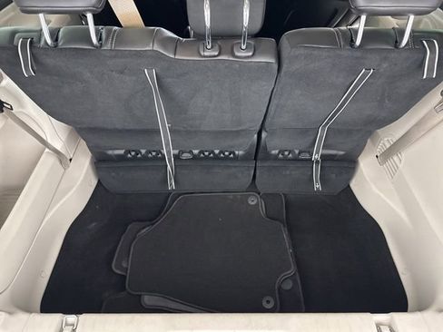 Used 2023 Chrysler Pacifica Touring-L FWD image 19