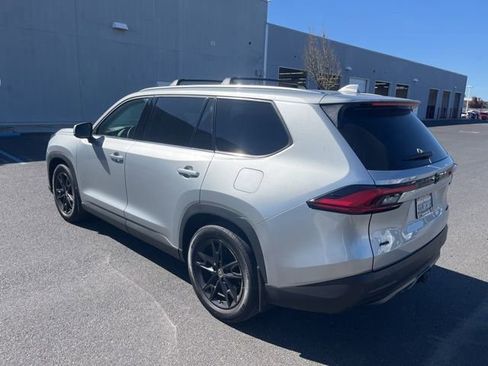 Used 2024 Toyota Grand Highlander Limited image 5