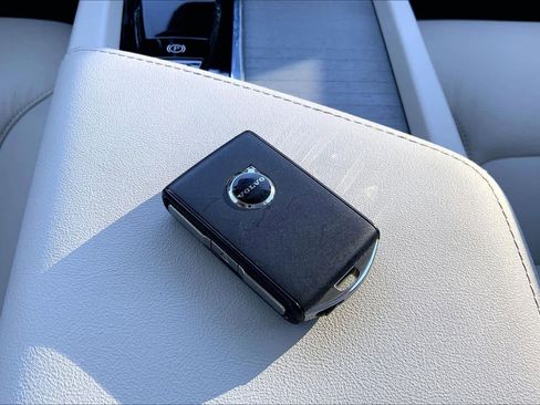 Used 2026 Volvo V60 B5 Cross Country Plus w/ Protection Package Premier image 15