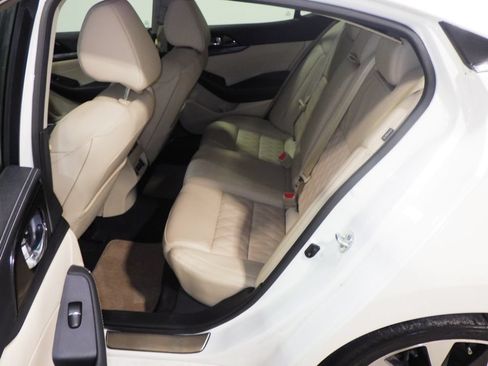 Used 2023 Nissan Maxima Platinum w/ Sport Mat Group FWD image 7