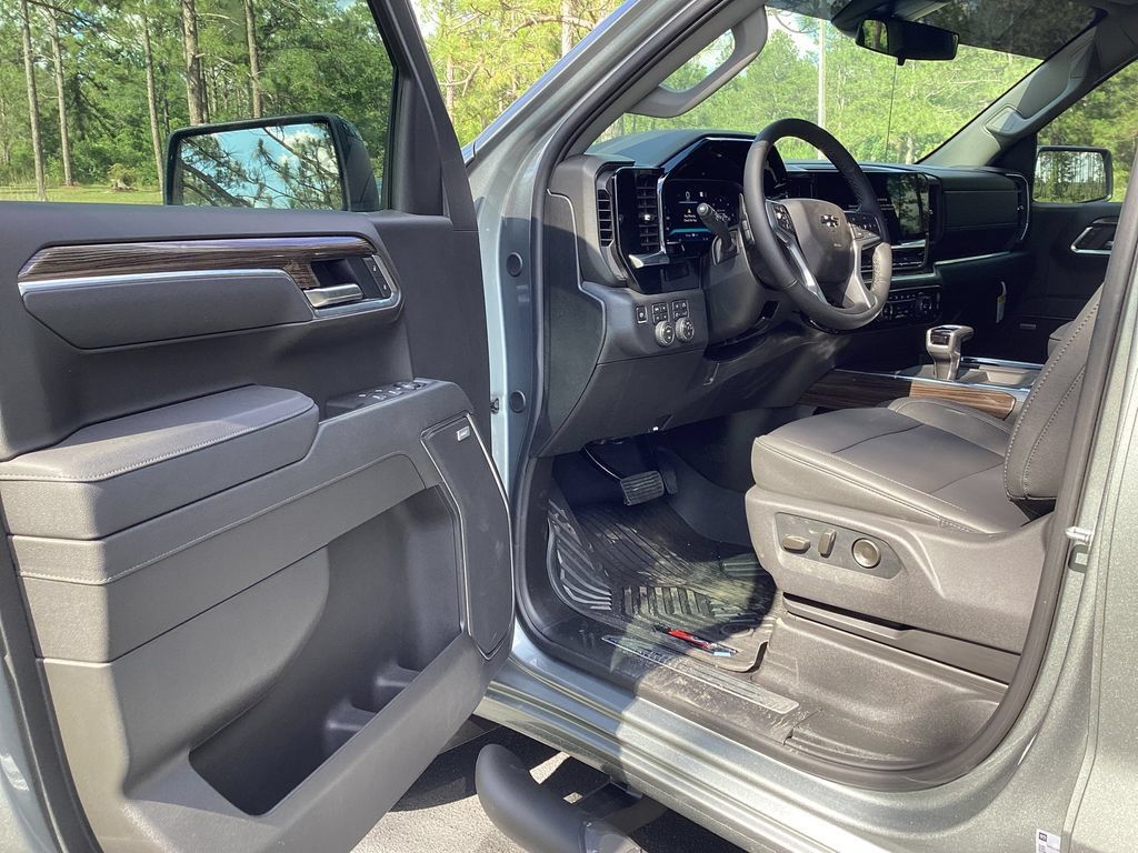 New 2026 Chevrolet Silverado 1500 RST w/ Safety Package AWD/4WD image 11