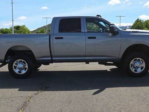 Used 2024 RAM 2500 Tradesman w/ Chrome Appearance Group AWD/4WD image 9