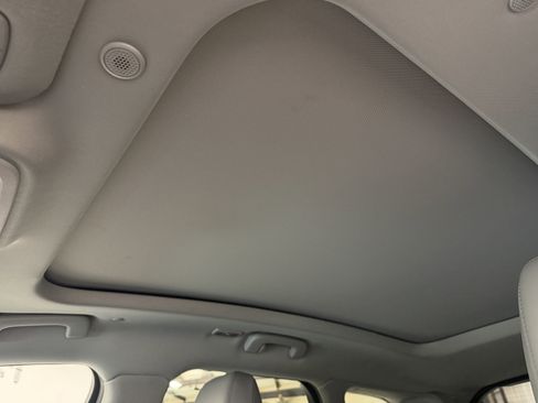 Used 2021 Lincoln Corsair AWD w/ Premium Package image 5