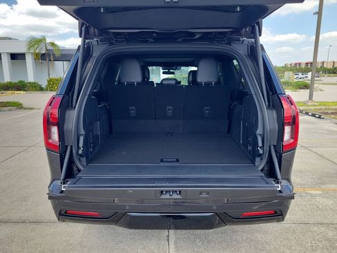 New 2026 Ford Expedition Max Platinum AWD/4WD image 9