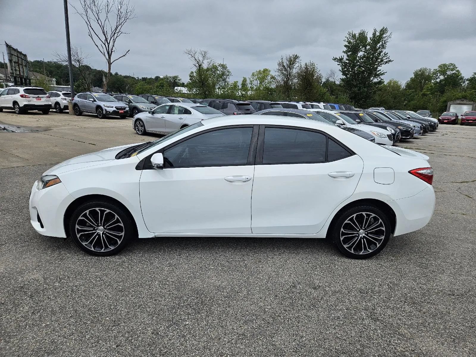 Used 2016 Toyota Corolla S FWD image 4