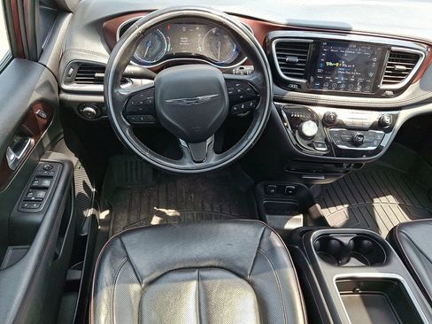Certified 2020 Chrysler Pacifica Limited FWD image 12