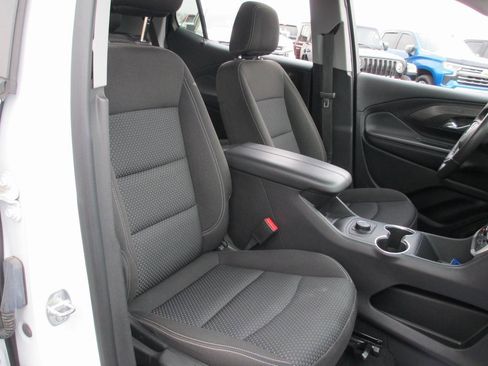 Used 2023 GMC Terrain SLE image 17