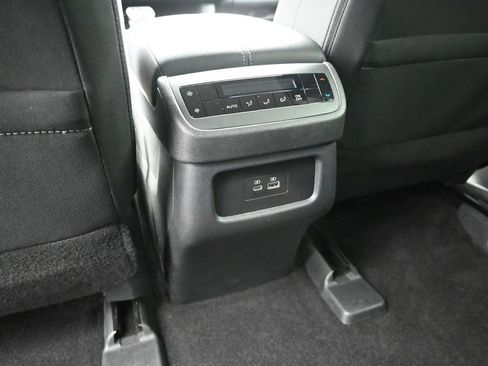 Used 2025 Nissan Pathfinder SV image 13