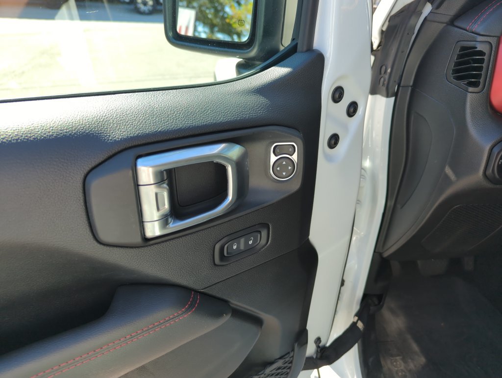 Used 2023 Jeep Gladiator Rubicon w/ Cold Weather Group AWD/4WD image 18