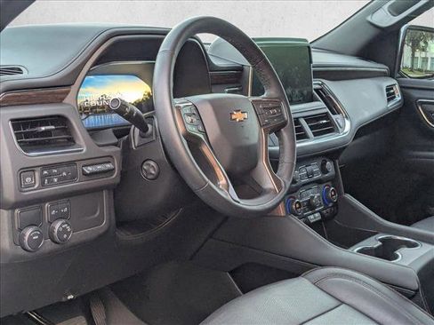 Used 2023 Chevrolet Tahoe High Country RWD image 2