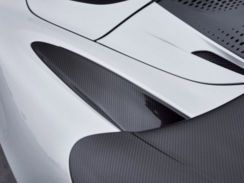 Used 2024 McLaren 750S Spider image 16