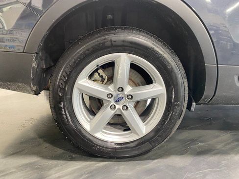 Used 2017 Ford Explorer XLT w/ Equipment Group 202A AWD/4WD image 9