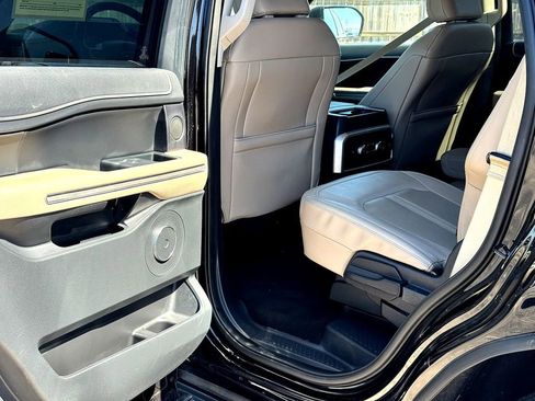 Used 2023 Ford Expedition Limited image 25