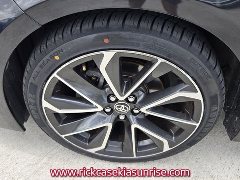 Used 2020 Toyota Corolla XSE FWD image 10
