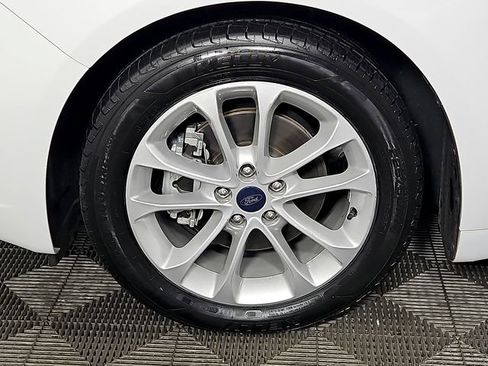 Used 2020 Ford Fusion SE image 9