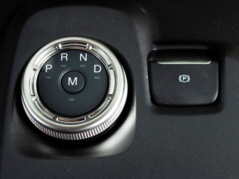 Used 2021 Ford Mustang Shelby GT500 w/ Carbon Fiber Track Pack image 57