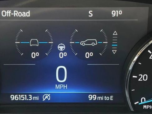 Used 2021 Ford Explorer XLT w/ Equipment Group 202A RWD image 10