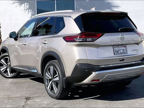 Certified 2021 Nissan Rogue Platinum image 10
