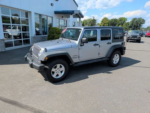 Used 2013 Jeep Wrangler Unlimited Sport AWD/4WD image 11