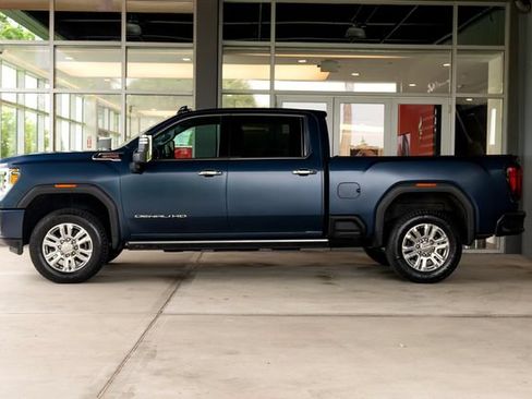 Used 2023 GMC Sierra 2500 Denali w/ Denali Ultimate Package AWD/4WD image 2