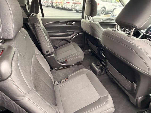 Used 2022 Jeep Grand Cherokee L Laredo w/ Luxury Tech Group I AWD/4WD image 14