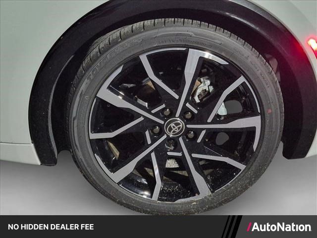 Used 2026 Toyota Prius Plug-In Hybrid FWD image 1