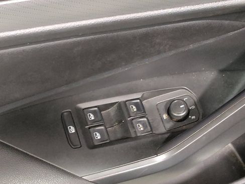 Used 2019 Volkswagen Jetta SE FWD image 27