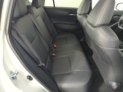Used 2023 Toyota Corolla Cross XLE FWD image 31