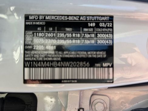 Used 2022 Mercedes-Benz GLB 250 4MATIC w/ Premium Package Lite image 34