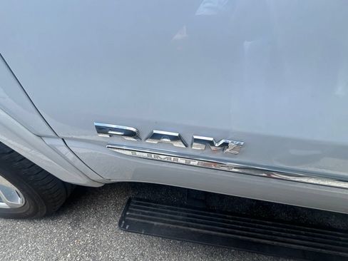 Used 2022 RAM 1500 Limited AWD/4WD image 3