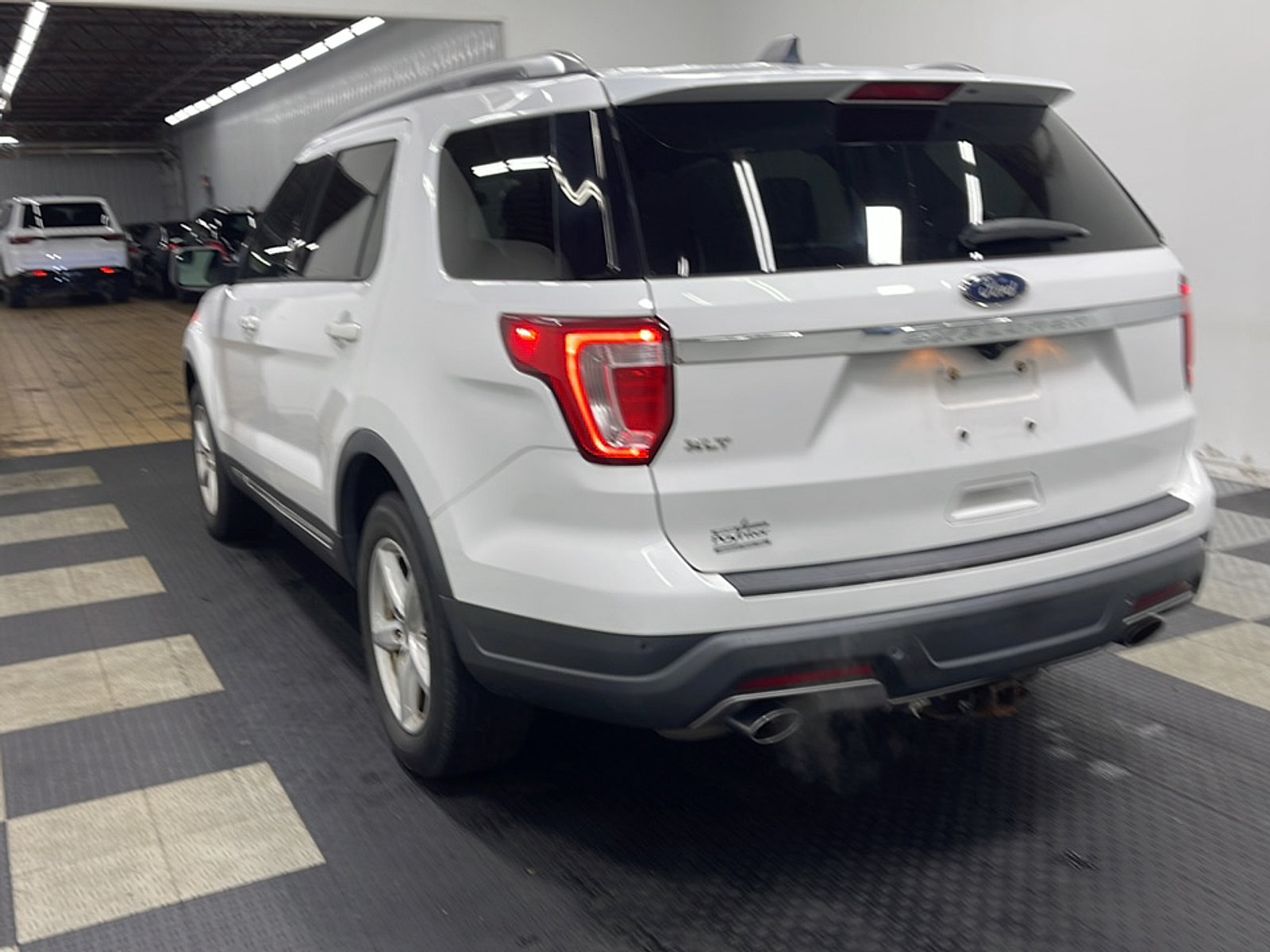 Used 2018 Ford Explorer XLT FWD image 15