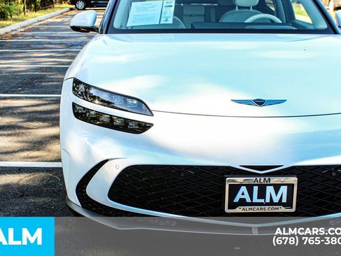 Used 2025 Genesis GV60 RWD image 12