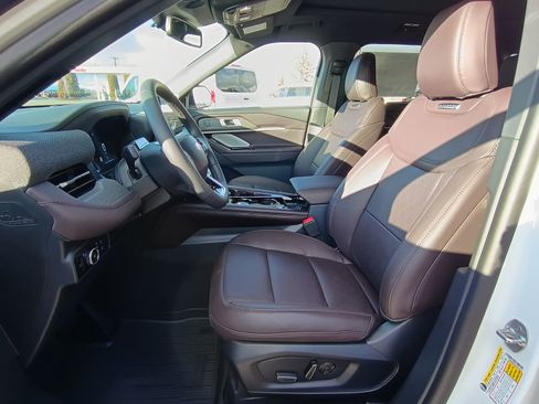 New 2026 Ford Explorer Platinum image 12