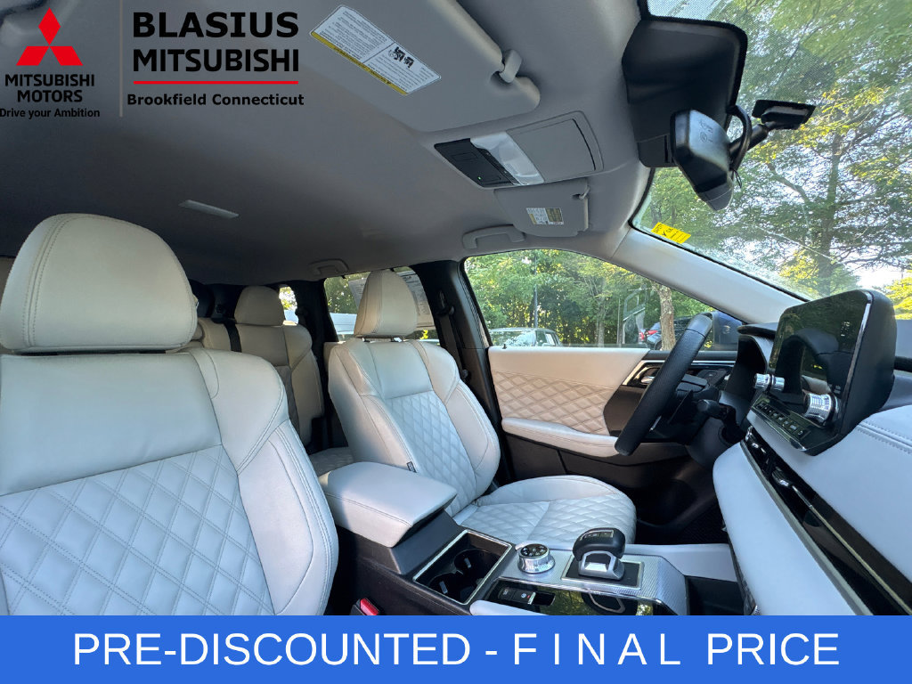 Used 2024 Mitsubishi Outlander SEL AWD/4WD image 39