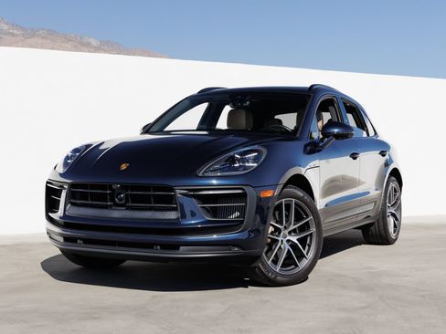 Certified 2023 Porsche Macan S AWD/4WD image 1
