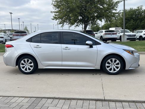 Used 2023 Toyota Corolla LE image 11