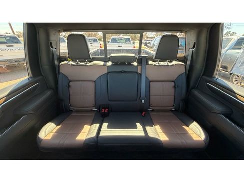 Certified 2025 Chevrolet Silverado 3500 High Country w/ Technology Package image 24