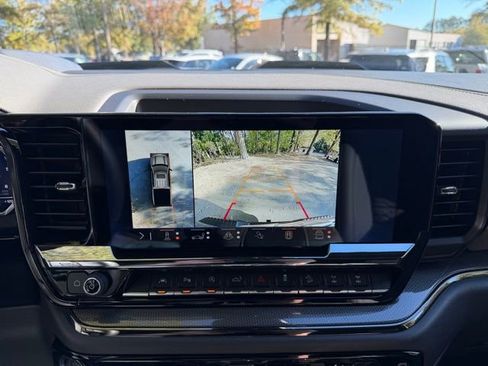 Used 2025 Chevrolet Silverado 1500 ZR2 w/ Technology Package image 10