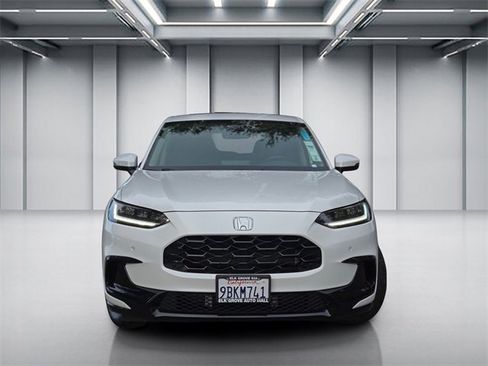 Used 2023 Honda HR-V EX-L image 2