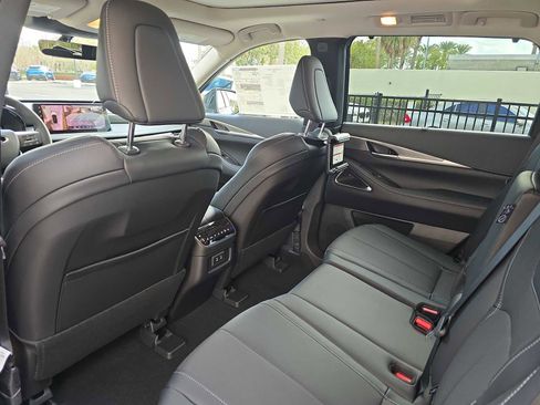 New 2026 INFINITI QX60 Luxe w/ Family Package image 13