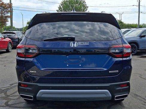 New 2025 Honda Pilot Touring image 5