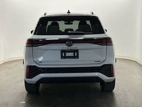 New 2026 Volkswagen Tiguan SE R-Line image 4
