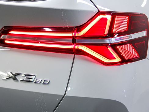 New 2026 BMW X3 xDrive30 w/ Premium Package image 7