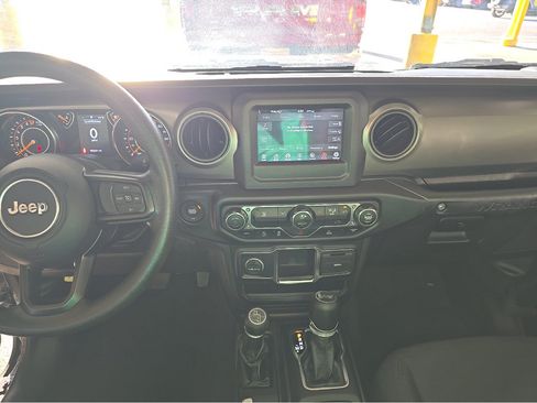 Used 2022 Jeep Wrangler Sport AWD/4WD image 3