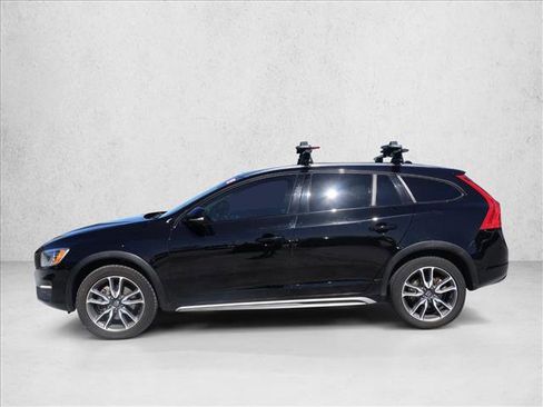 Used 2018 Volvo V60 T5 Cross Country w/ Convenience Package AWD/4WD image 9