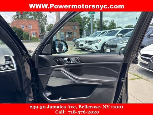 Used 2020 BMW X5 M50i w/ Premium Package image 12