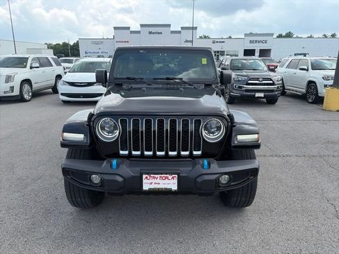 Used 2023 Jeep Wrangler Unlimited Sahara w/ Cold Weather Group AWD/4WD image 9