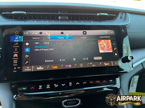 New 2026 Jeep Grand Cherokee Altitude AWD/4WD image 19