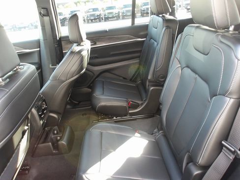 New 2025 Jeep Grand Cherokee L Limited w/ Luxury Tech Group II image 19